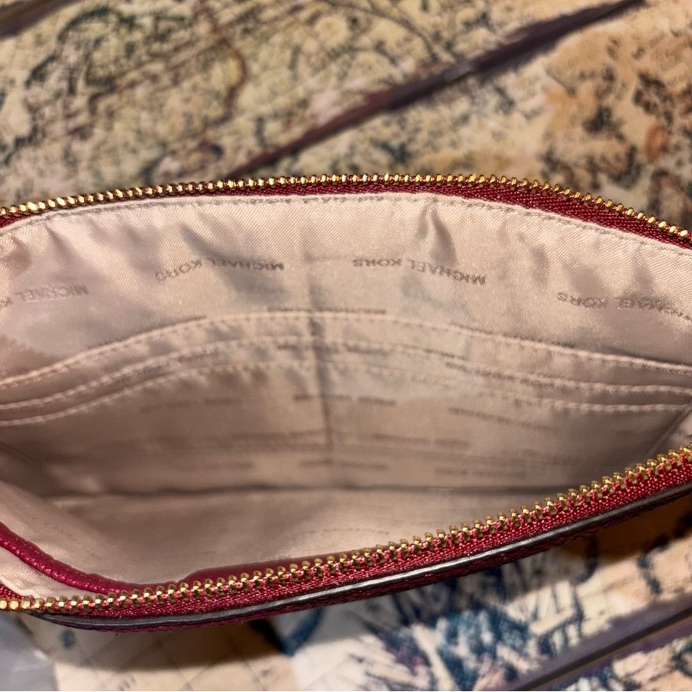 Michael Kors Large Zip Pebble Leather Clutch - Picture 7 of 8